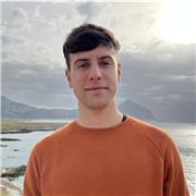 Laureato in Lingue, Culture e Società dell’Africa Mediterranea e dell’Asia orientale a Ca’ Foscari offre lezioni di lingua coreana