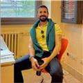 Her yaştan öğrenciye ders veren İngilizce öğretmeni