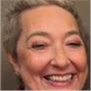 Graduada en grado superior. Española nativa. Clases de conversación para adultos (a partir de 18 años). 