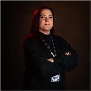 Insegnante di Graphic Design offre lezioni private per principianti e avanzati, online, con approccio pratico e progetti personali