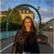 Deutsch Tutorin, die Kinder aller Altersgruppen (bis zum Abitur) unterrichtet