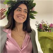 Chica de lengua materna italiana ofrece clases de italiano para grandes y pequeños