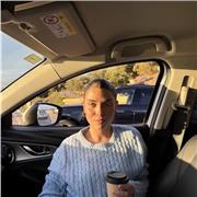 Soy una persona cariñosa, paciente y cercana. Me encanta trabajar con niños y quiero dar clases a alumnos de 6 a 12 años, adaptada