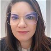 Formada en bellas artes y diseño gráfico. Cuento con mas de 5 años trabajando tanto con métodos análogos como digitales.