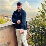 Profesor de Educación Primaria con mención en Educación física. Un chico cercano y atento a las necesidades de todo tipo de alumno
