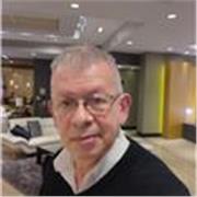 Estudioso de la historia antigua y contemporánea es clases de apoyo a estudiantes. No escuela nivel primario