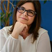 Psicologa e psicoterapeuta, con esperienza clinica e formazione avanzata, offre lezioni di psicologia a studenti online.