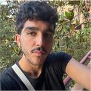 Profesor de inglés apto para todas las edades y niveles, con nivel de inglés C1 titulado, con estudios de carrera bilingüe.