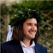 Laureato in Filosofia offre lezioni di Letteratura a studenti delle superiori