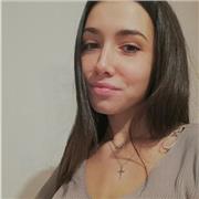 Studentessa di Medicina impartisce lezioni di Chimica e Chimica Organica