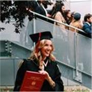 Laurea triennale in biologia. Laurea magistrale in biotecnologie mediche, veterinarie e forensi. Master in Genetica Forense. Attualmente sono una ricercatrice part-time
