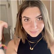 Estudiante de Educación Infantil que imparte clases de castellano, matemáticas e inglés para niños de primaria y eso