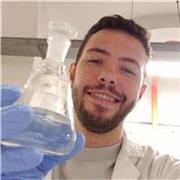 Laureato in Chimica impartisce lezioni su diverse materie Scientifiche