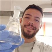 Laureato in Chimica impartisce lezioni su diverse materie Scientifiche