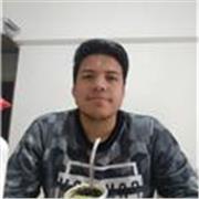 Estudiante de ingeniería, ayuda e imparte clases a personas interesadas