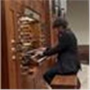 Laureando in Organo e composizione organistica presso il conservatorio di Salerno, con studi pianistici solidi