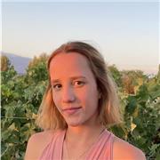 Je suis étudiante dans le domaine de l’ingénierie et je fais du soutiens scolaire
