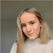 Etudiante, diplômée d’un bac S et en pleine formation de technique de commercialisation, je souhaite trouver un travail pour arrondir les fond de mois !