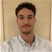 Profesor de matemáticas aplicadas a las ciencias sociales y de contabilidad. Titulado en ADE y con más de 3 años de experiencia como contable y como profesor de matemáticas.