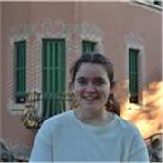 Profesora de Humanidades, he estudiado filosofía pero soy versátil ya que mi formación ha sido muy interdisciplinar. 
