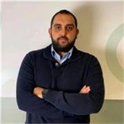 Profesor imparte clases de derecho constitucional o administrativo