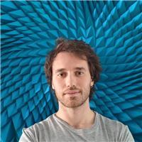 Produttore e mix engineer propone lezioni in studio di produzione, strumento, teoria musicale, armonia, mix e master