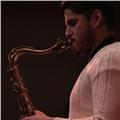 Insegnante di saxofono con laurea biennale in saxofono jazz