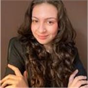 Je suis là pour t’accompagner dans tes devoirs et tes révisions pour les examens, avec bienveillance et motivation ! 