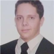 Ex-Estudiante de idiomas con el título de C1 en Ingles, imparte clases online.