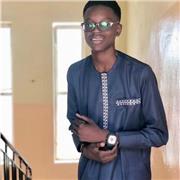 Jeune étudiant très doué en maths qui veut aider ses prochains