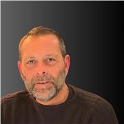 Lezioni interattive e pratiche di Comunicazione, Design, Marketing ed Intelligenza Artificiale.