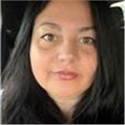 Insegnante madrelingua italiano e tedesco, con approccio pratico e comunicativo per tutti i livelli, offre lezioni personalizzate.