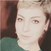 Laureata in archeologia, offre lezioni per le seguenti materie: italiano, storia e geografia, storia dell' arte, letteratura italiana, latina e greca, spagnolo. Si garantisce massima serietà