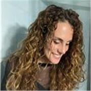Diplomata in scienze umane e frequentante l’Università di scienze della formazione primaria (futura maestra)