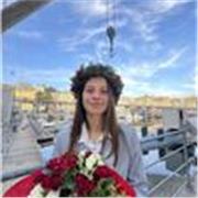 Laureata in Economia e fluente in inglese, francese e spagnolo offre lezioni personalizzate online per imparare o migliorarsi !