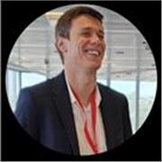 Graduado en Comunicación, cuento con un máster en Marketing Organizacional, cuento con más de 5 años liderando equipos