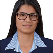 Historiadora da clases a niños de primaria y básica secundaria