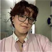 Je suis étudiante en LEA Anglais Coréen, diplômée du Cambridge niveau C1, pour donner aux jeunes envie  de pratiquer les langues