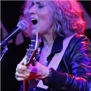 PROFESORA DE GUITARRA ( MAS DE 15 AÑOS DE EXPERIENCIA)