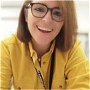 Docente di scuola superiore, 32enne, laureata in Biologia Applicata e dottorata in Scienze Ambientali