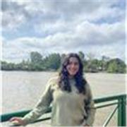 Soy estudiante de periodismo y tengo buen nivel de inglés (nativo) con el B2 certificado.