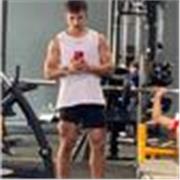 Soy entrenador personal apasionado del deporte que tiene muchas ganas de ayudar a los demás a alcanzar sus objetivos 