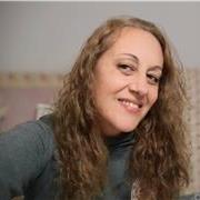 Profesora en ciencias de la educación especializada en educacion secundaria y terciaria. Educación comunitaria