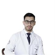 Médico imparte clases de apoyo de inglés