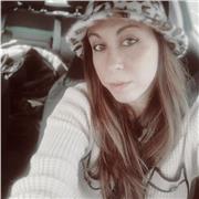 Laureata in biologia molecolare e abilitata all'insegnamento