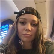 ciao sono una ragazza di 21 anni, attestata all’accademia di trucco BCM di milano. offro lezioni di trucco divise in sezioni