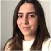 Profesora de matemáticas imparte clases a niños de cualquier edad