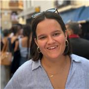 Hola, soy Bel, vivo en Cardedeu y tengo 18 años. Actualmente, soy estudiante de segundo año del Ciclo de Grado Medio en Diseño.
