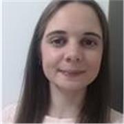 Physik Studentin bietet Matheunterricht auf allen Schulniveaus bis zur Matura (Abi)