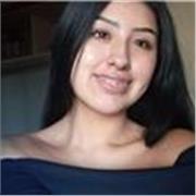 Hola, me llamo Mica. Doy clases de inglés básico para niños. Me considero una persona paciente, amable y me gusta ayudar.